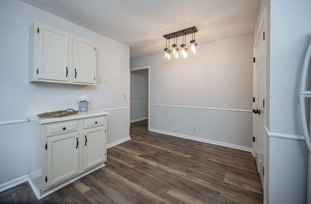 2594 Exeter Dr, Murfreesboro, TN 37130