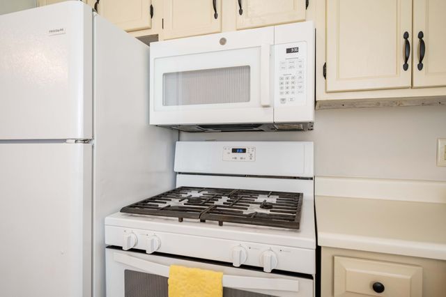 2594 Exeter Dr, Murfreesboro, TN 37130