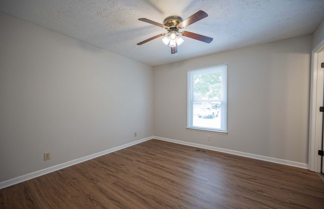 2594 Exeter Dr, Murfreesboro, TN 37130
