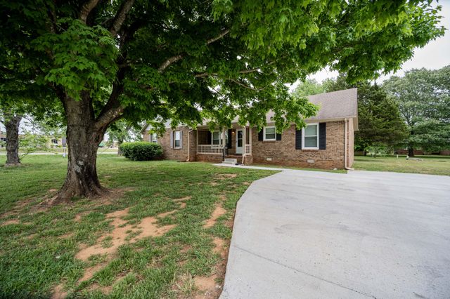 2594 Exeter Dr, Murfreesboro, TN 37130