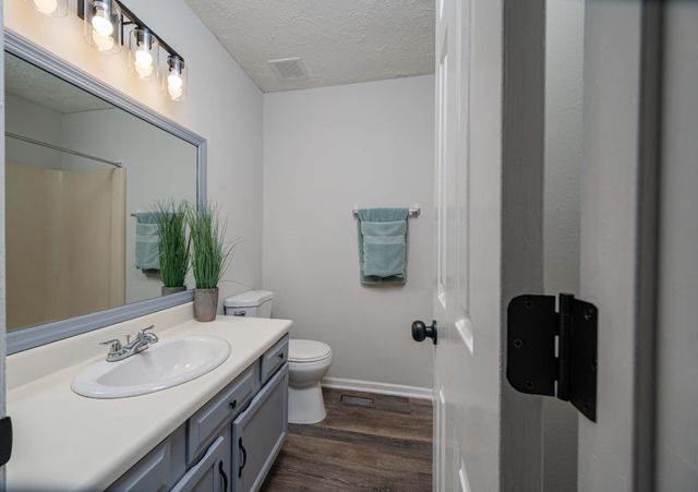 2594 Exeter Dr, Murfreesboro, TN 37130