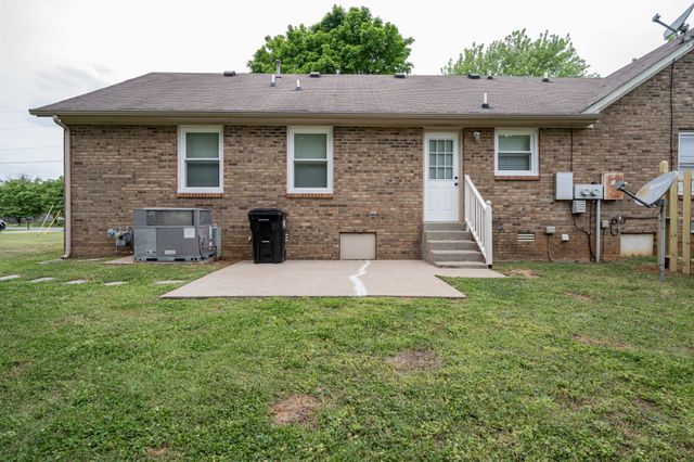 2594 Exeter Dr, Murfreesboro, TN 37130