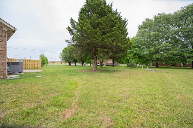 2594 Exeter Dr, Murfreesboro, TN 37130
