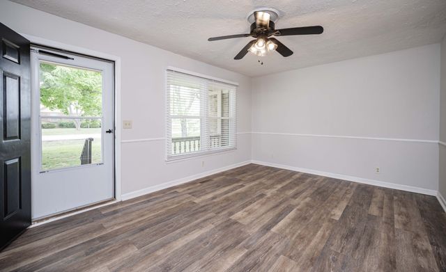 2594 Exeter Dr, Murfreesboro, TN 37130