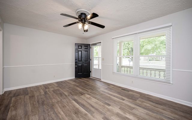 2594 Exeter Dr, Murfreesboro, TN 37130