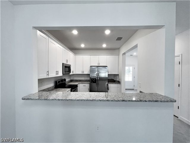 14243 Pine Lodge LN, Fort Myers, FL 33913