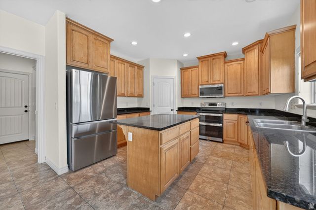 2733 S BELLFLOWER CIR, Saratoga Springs, UT 84045