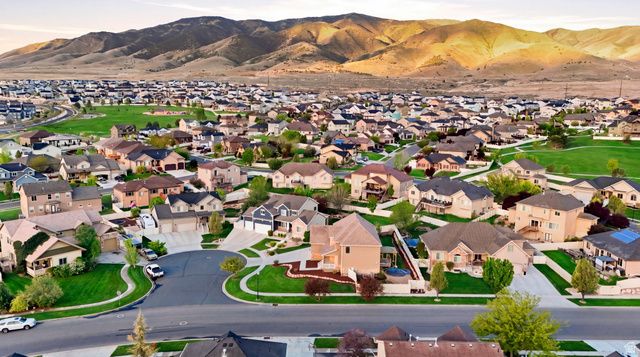 2733 S BELLFLOWER CIR, Saratoga Springs, UT 84045