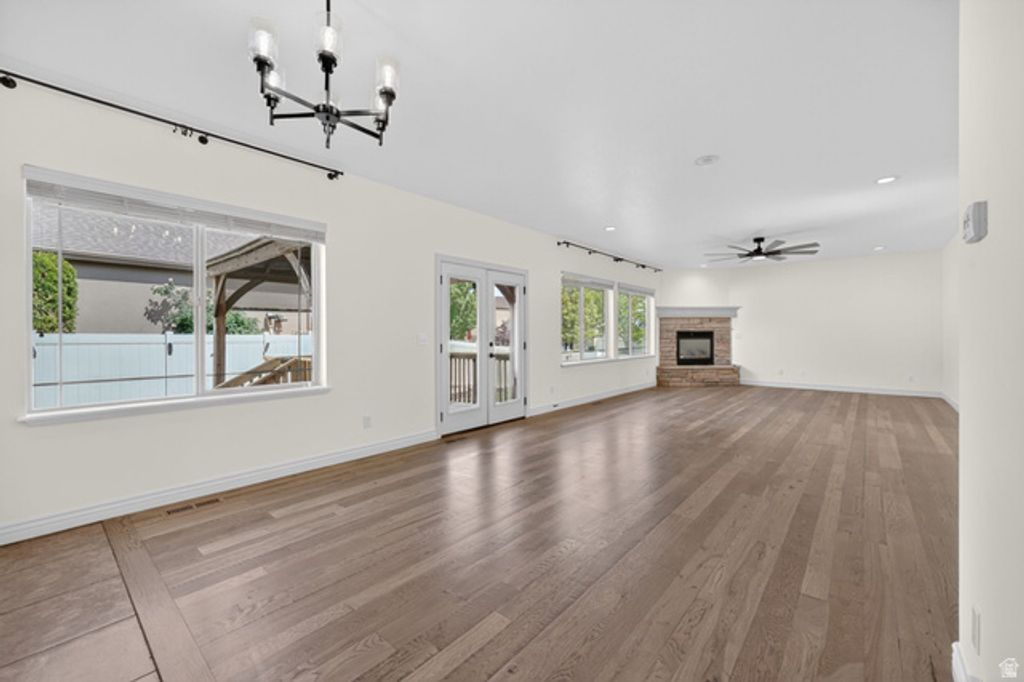 Image 21 of property listing at 2733 S BELLFLOWER CIR, Saratoga Springs, UT 84045