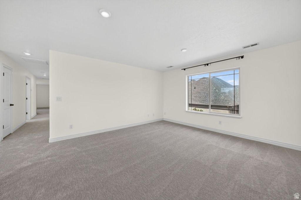 Image 29 of property listing at 2733 S BELLFLOWER CIR, Saratoga Springs, UT 84045