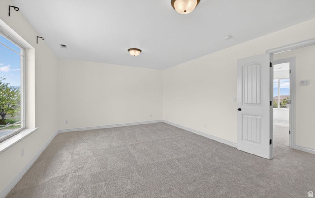 Image 37 of property listing at 2733 S BELLFLOWER CIR, Saratoga Springs, UT 84045