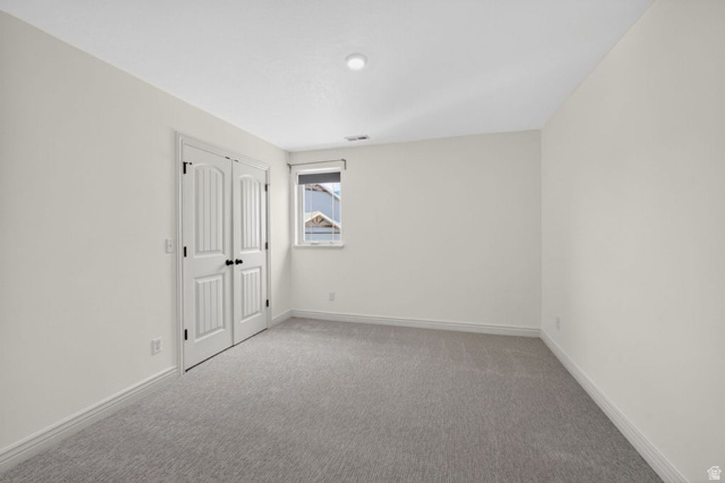 Image 41 of property listing at 2733 S BELLFLOWER CIR, Saratoga Springs, UT 84045