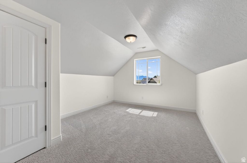Image 43 of property listing at 2733 S BELLFLOWER CIR, Saratoga Springs, UT 84045