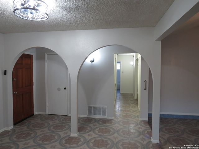 5518 Eaglewood, San Antonio, TX 78233