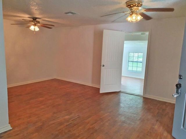 1272 Pecan Street, Clute, TX 77531