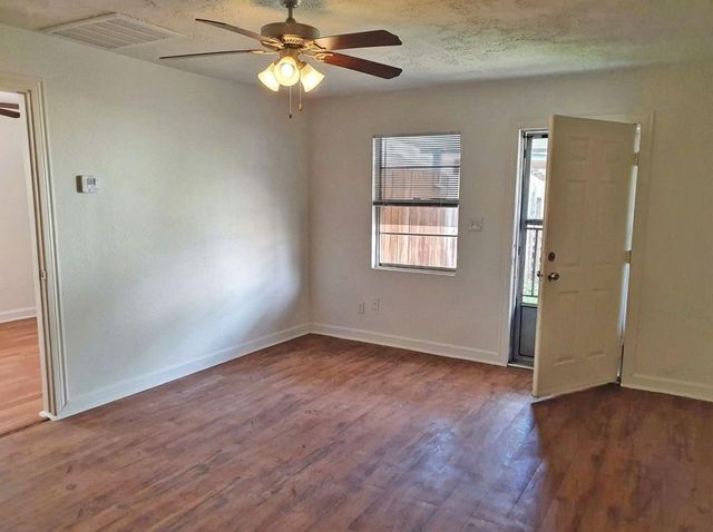 1272 Pecan Street, Clute, TX 77531