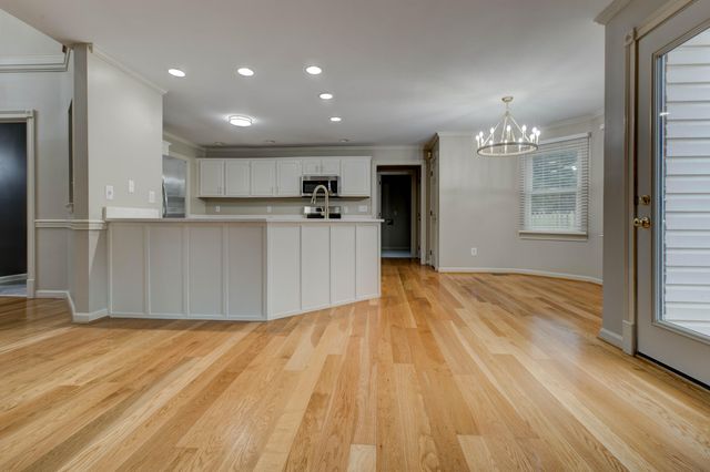 960 Rockbridge Road, Lexington, KY 40515