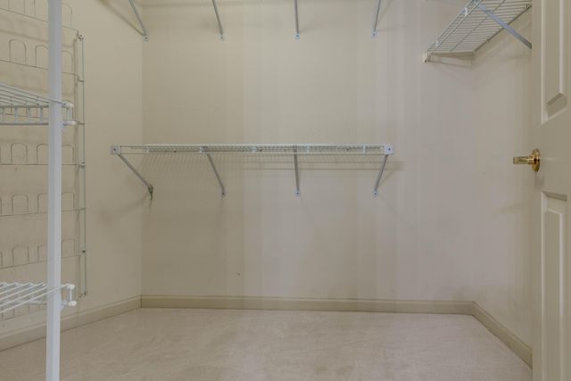 960 Rockbridge Road, Lexington, KY 40515