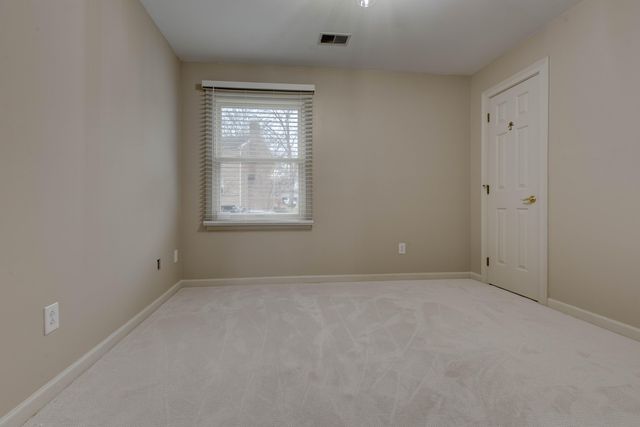 960 Rockbridge Road, Lexington, KY 40515