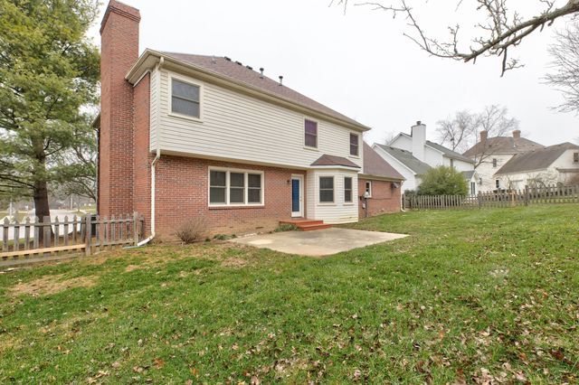 960 Rockbridge Road, Lexington, KY 40515