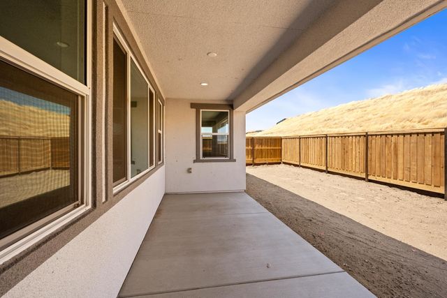 8131 Creek View, Friant, CA 93626