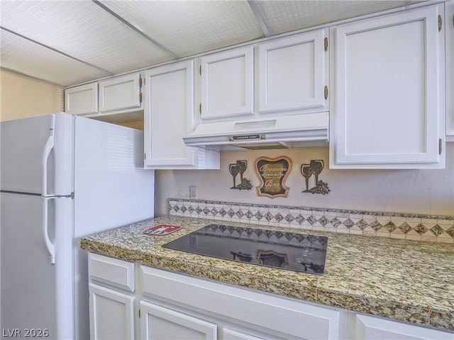 725 North Royal Crest Circle 231, Las Vegas, NV 89169