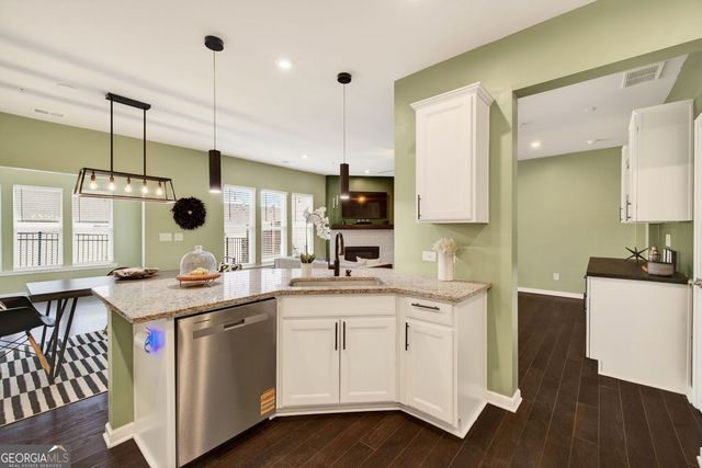 222 Holden Way, Woodstock, GA 30189