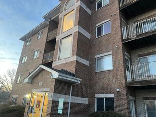 941 N Swift Road 301, Addison, IL 60101