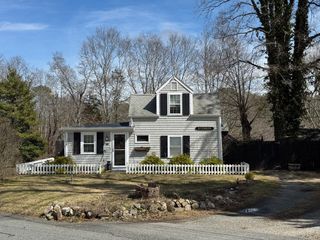 36 Lovell's Lane, Mashpee, MA 02649