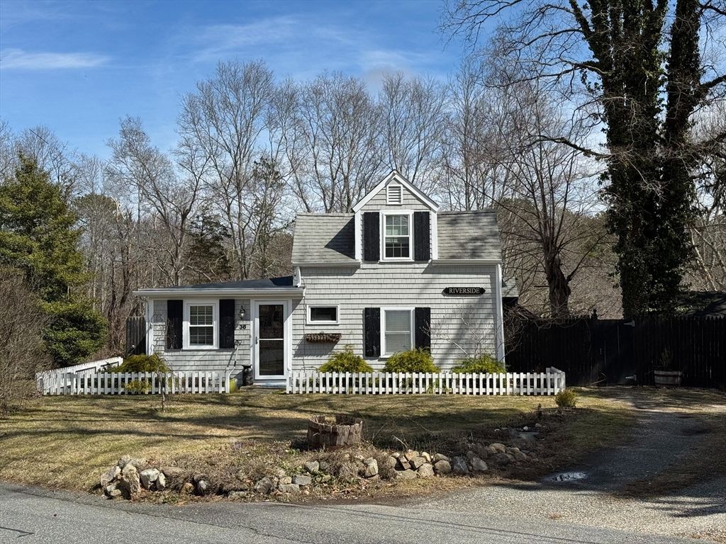 36 Lovell's Lane, Mashpee, MA 02649