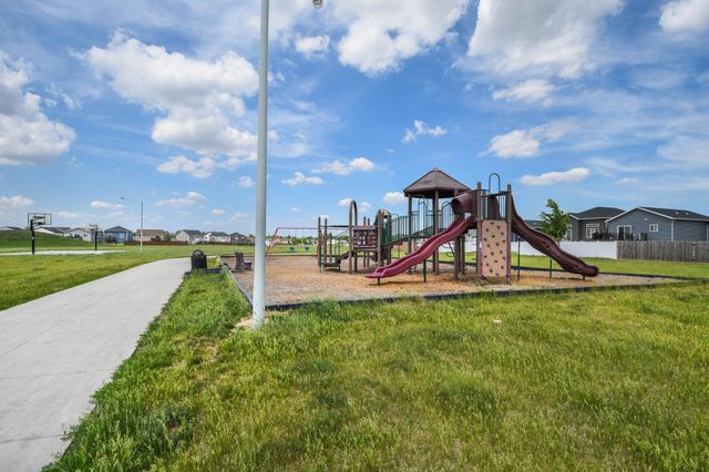 3736 30th Street S, Moorhead, MN 56560