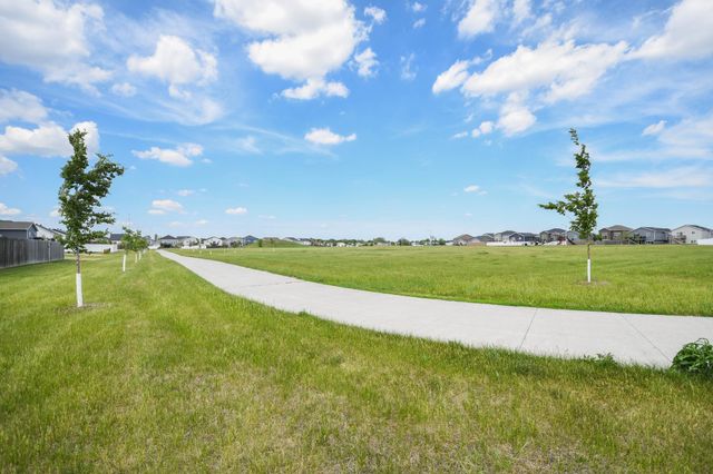 3736 30th Street S, Moorhead, MN 56560