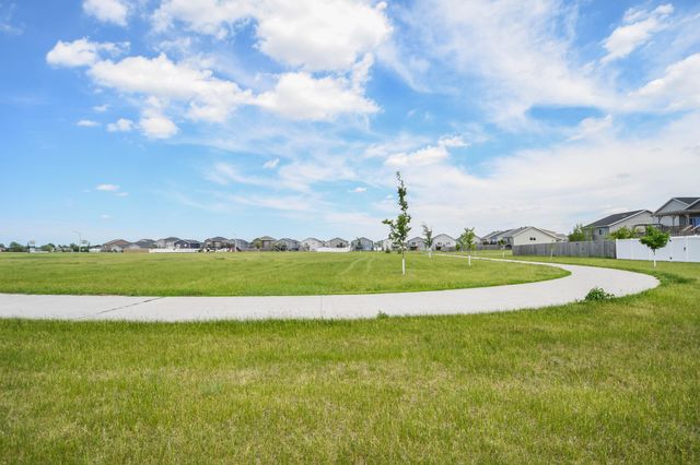3736 30th Street S, Moorhead, MN 56560