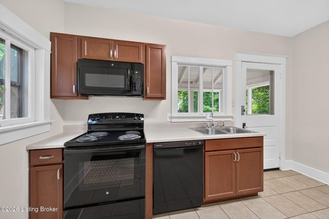 1844 Roanoke Ave, Louisville, KY 40205