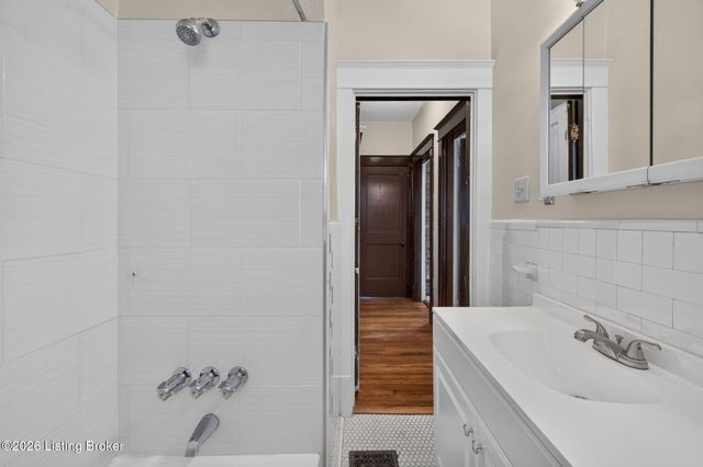 1844 Roanoke Ave, Louisville, KY 40205
