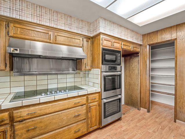 19240 E Trimmer Springs Road, Sanger, CA 93657