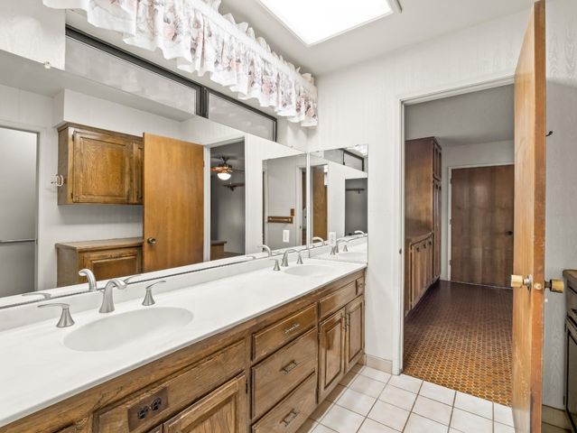 19240 E Trimmer Springs Road, Sanger, CA 93657