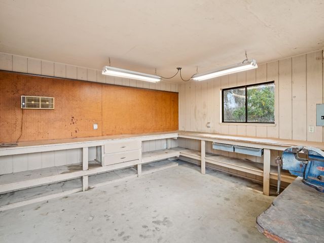 19240 E Trimmer Springs Road, Sanger, CA 93657