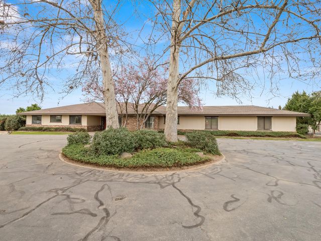 19240 E Trimmer Springs Road, Sanger, CA 93657