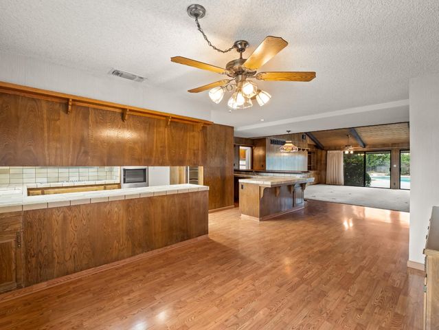 19240 E Trimmer Springs Road, Sanger, CA 93657