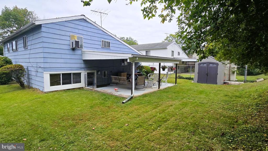 1567 LINDBERGH AVE, Abington, PA 19001
