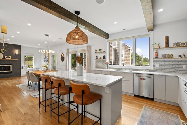 65 Lancaster Rd 65, Arlington, MA 02476