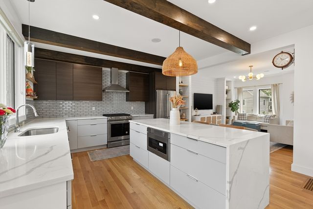 65 Lancaster Rd 65, Arlington, MA 02476