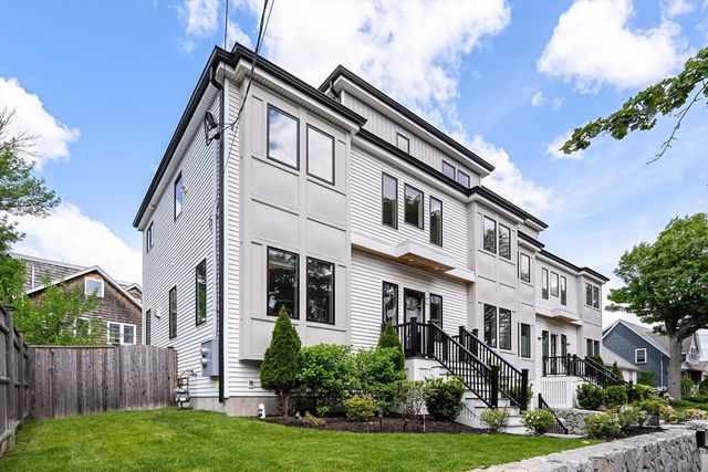65 Lancaster Rd 65, Arlington, MA 02476