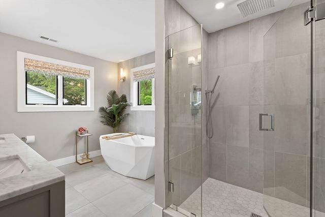 65 Lancaster Rd 65, Arlington, MA 02476