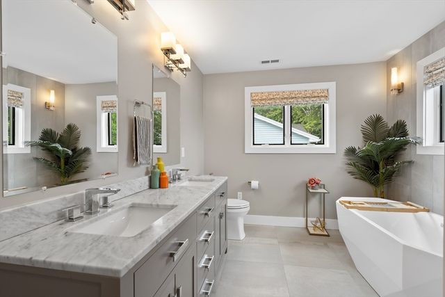 65 Lancaster Rd 65, Arlington, MA 02476