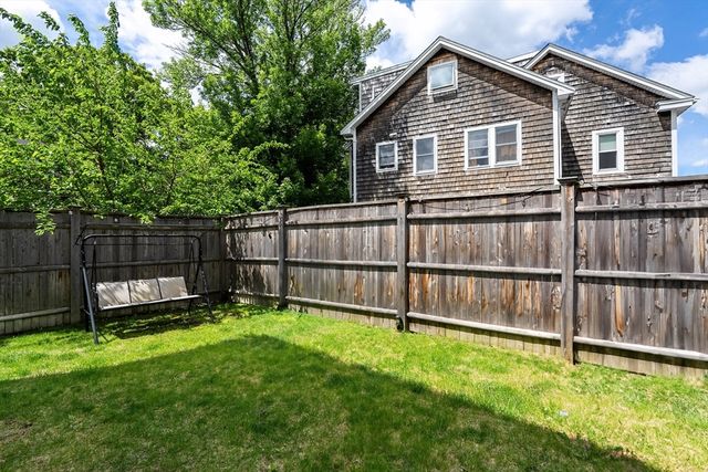 65 Lancaster Rd 65, Arlington, MA 02476