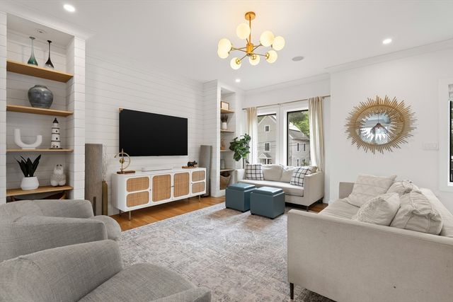 65 Lancaster Rd 65, Arlington, MA 02476