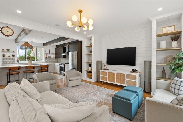 65 Lancaster Rd 65, Arlington, MA 02476