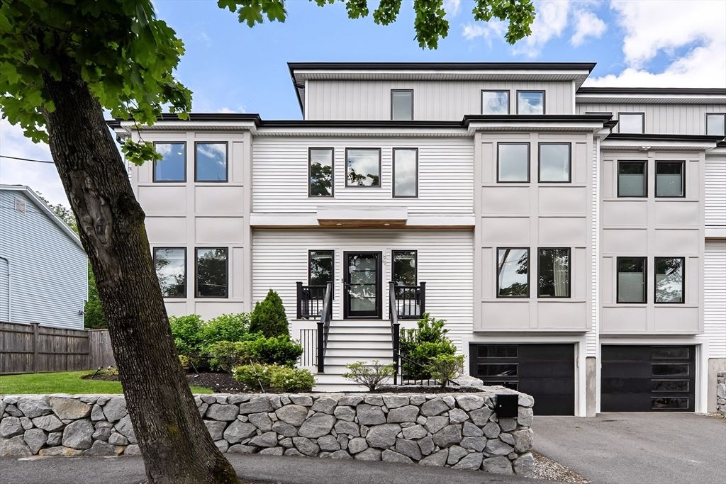 65 Lancaster Rd 65, Arlington, MA 02476